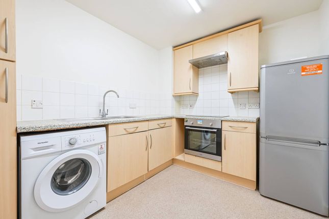 Westferry Road, Isle Of Dogs, London... 2 bed flat for sale