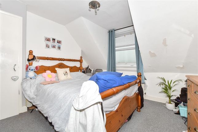 Cheriton Road, Folkestone, Kent 1 bed flat for sale