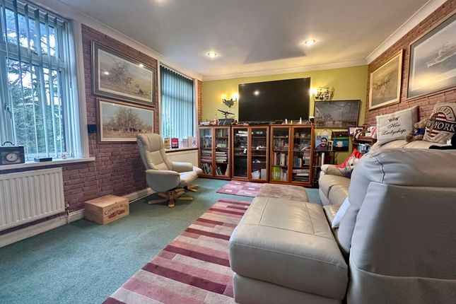 Bournemouth Road, Poole BH14 2 bed flat for sale