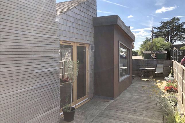 2 bedroom detached house for sale