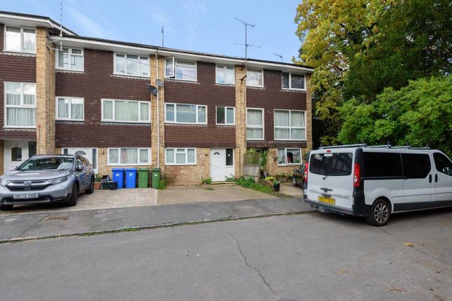Bracknell,  Berkshire,  RG12 5 bed townhouse for sale