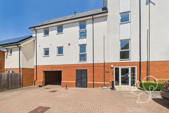 Pearl Square, Chelmsford CM2 2 bed flat for sale