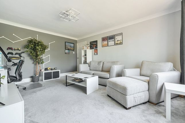 2 bedroom maisonette for sale