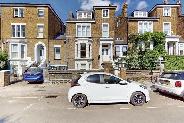 Montague Road, TW10 2 bed apartment for sale