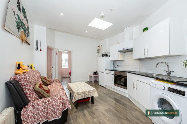 Cambridge Avenue, London, NW6 2 bed flat for sale
