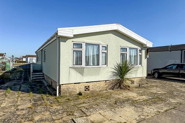 Thornlea Court, Littlehampton BN17 2 bed park home for sale