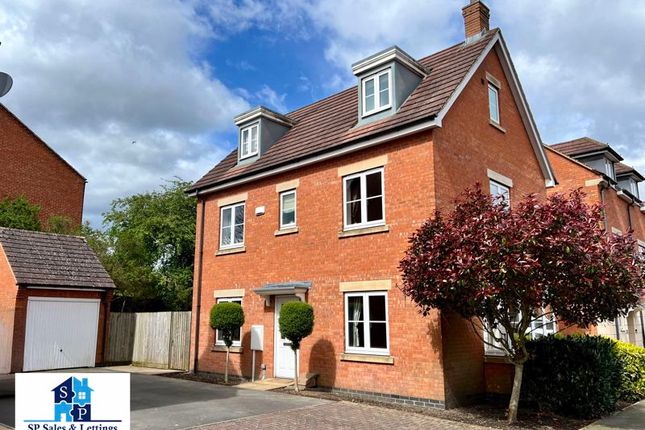 Discovery Close, Coalville LE67 4 bed detached house for sale