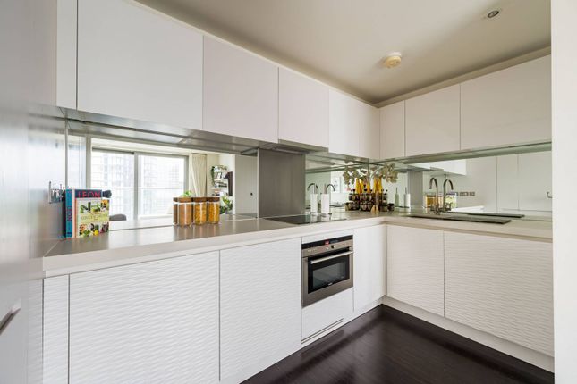 Pan Peninsula, Canary Wharf, London, E14 1 bed flat for sale