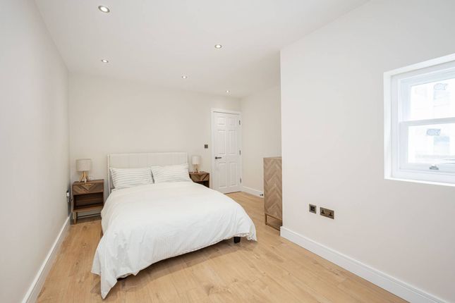3 bed flat