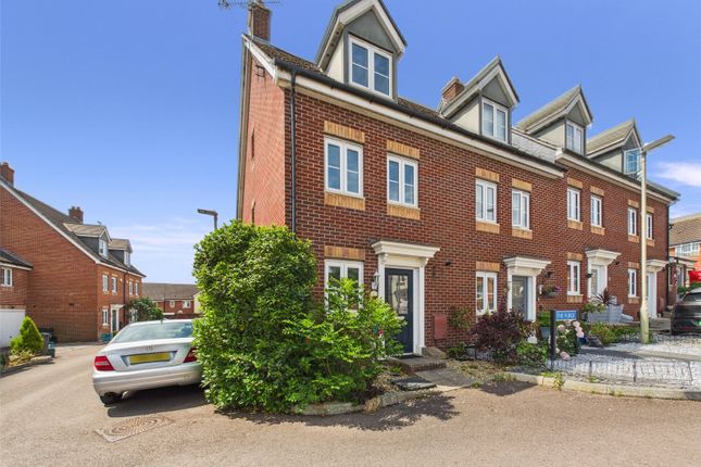 3 bed end terrace house