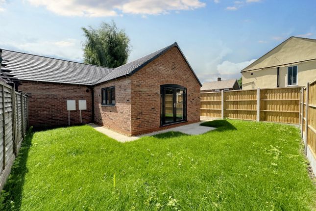 2 bedroom detached bungalow for sale