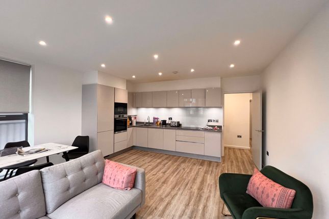 Grenville Place, Sarason Apartments, NW7 2 bed flat for sale