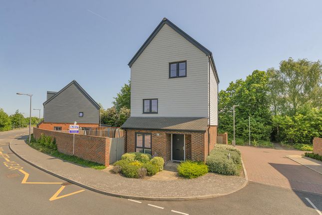 Warwick Way, Kings Hill, ME19 4UP 4 bed detached house for sale