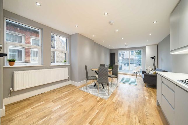 Coverton Road, London SW17 2 bed flat for sale