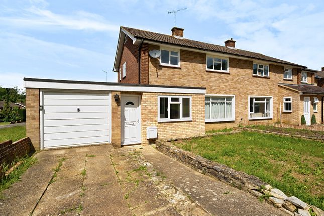 Applegarth Avenue, Guildford, GU2 3 bed semi
