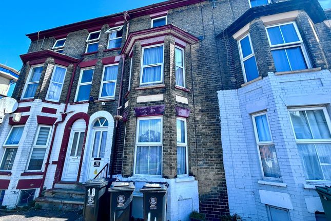 6 bedroom terraced house for sale