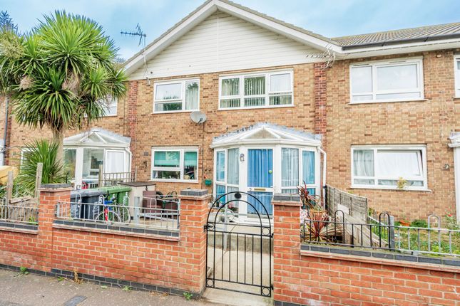 Patterson Close, Great Yarmouth 4 bed terraced house for sale