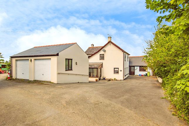 5 bed detached house