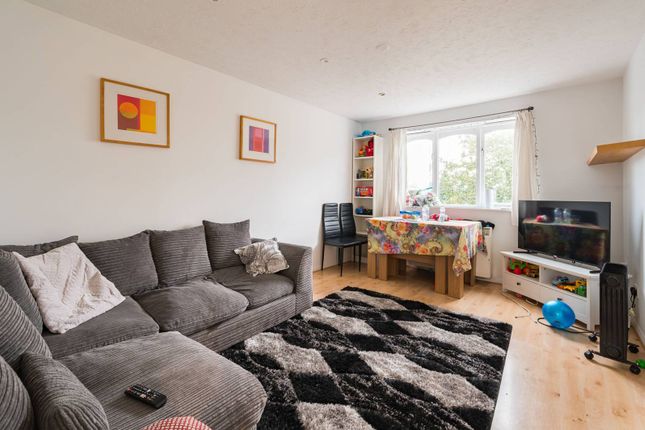 Telegraph Place, Isle Of Dogs... 1 bed flat for sale