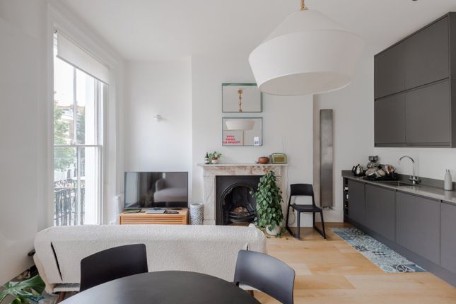 Alexander Street, Notting Hill 1 bed flat for sale