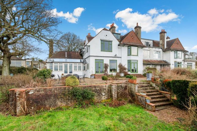 4 bed detached house