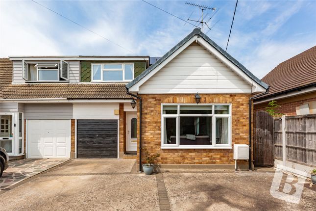Lindon Road, Wickford, SS11 3 bed semi