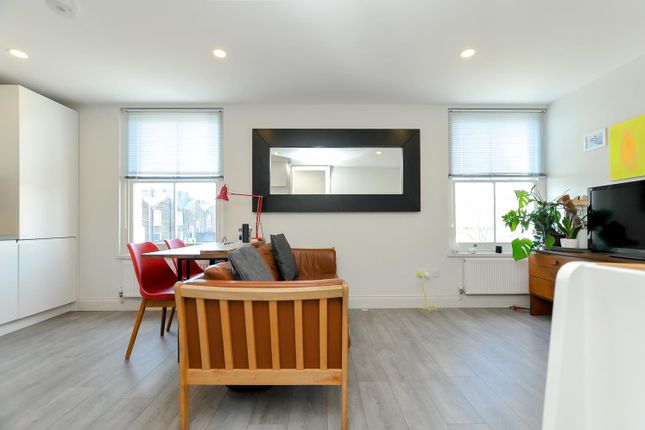 Chatsworth Road, London 1 bed flat for sale