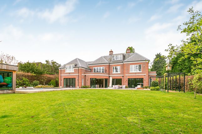 Spicers Field, Surrey KT22 6 bed house for sale