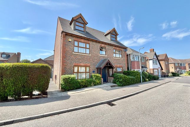 5 bed detached house