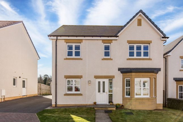 4 bed detached house