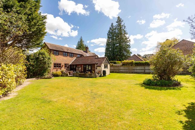 London Road, East Grinstead RH19 4 bed detached house for sale