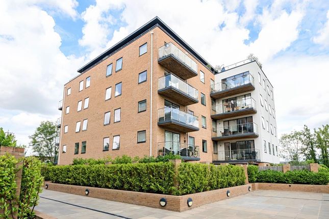 Bracknell,  Berkshire,  RG12 2 bed flat for sale