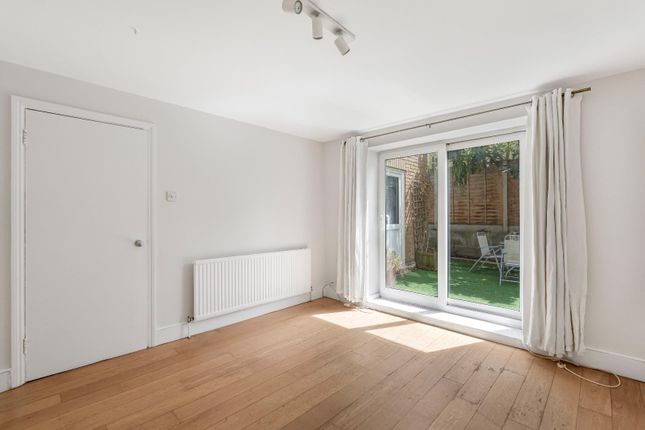 Coldharbour Lane, London, SE5 2 bed flat for sale