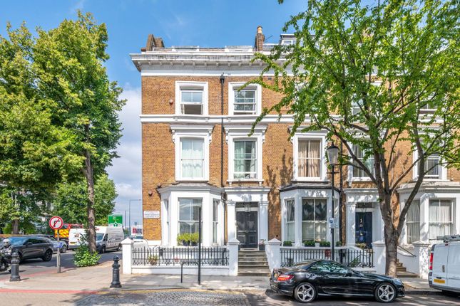 Upper Addison Gardens, Holland Park... 2 bed flat for sale