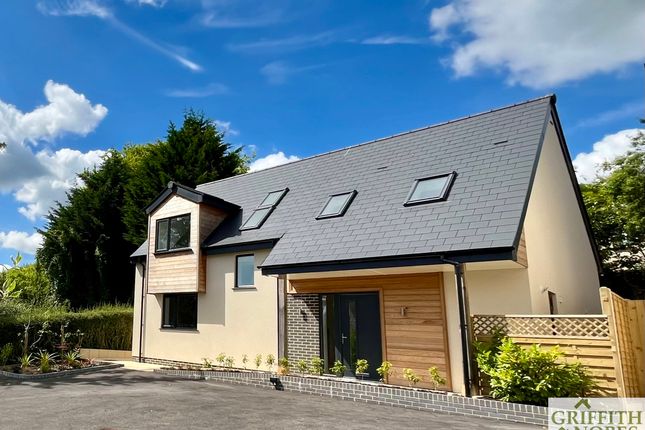 5 Woodland Avenue, Dursley GL11 5 bed detached house for sale