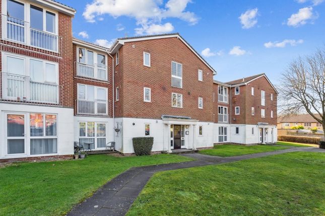 Tayfield Close, Ickenham, UB10 2 bed apartment for sale