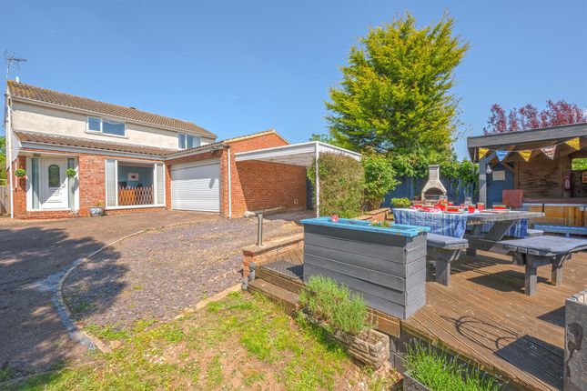 4 bed detached house