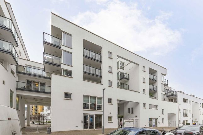 Point Pleasant, London SW18 2 bed flat for sale