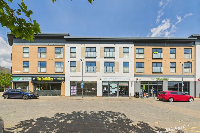 Jubilee Square, Aylesbury 2 bed flat for sale