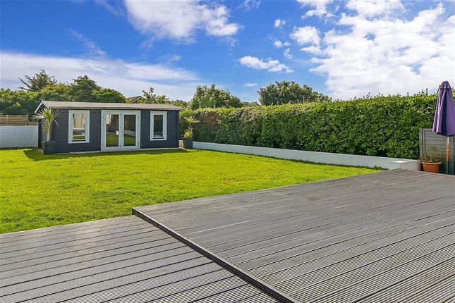 6 bed detached bungalow