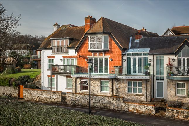 3 bed end terrace house