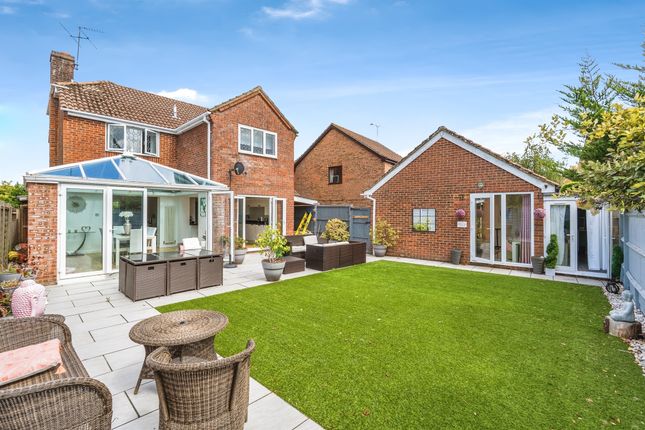5 bed detached house