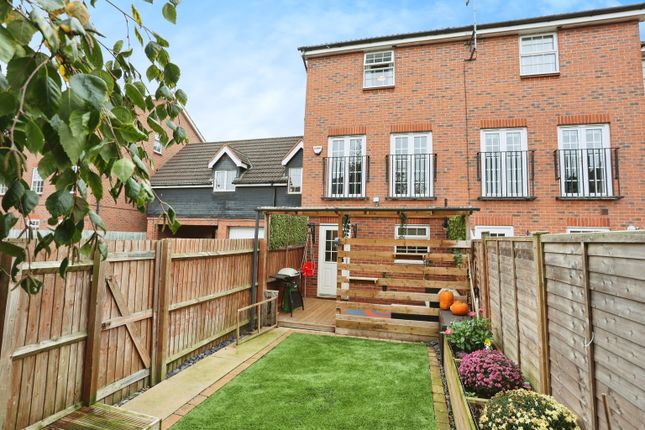 4 bedroom end of terrace house for sale