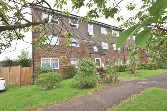 Freshfield Drive, Southgate, London. N14 2 bed flat for sale