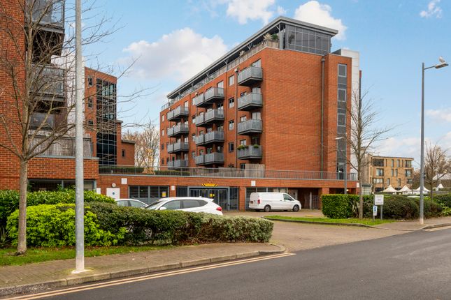 Chapter Way, Colliers Wood SW19 2 bed penthouse for sale