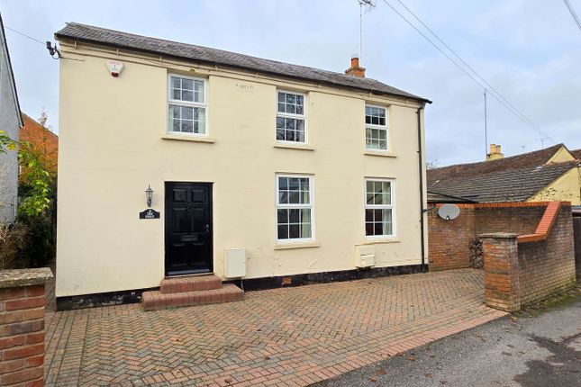 The Folly, Newbury RG14 4 bed detached house for sale