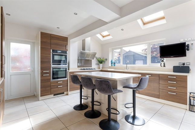 Bloomsbury Lane, Timperley... 4 bed semi