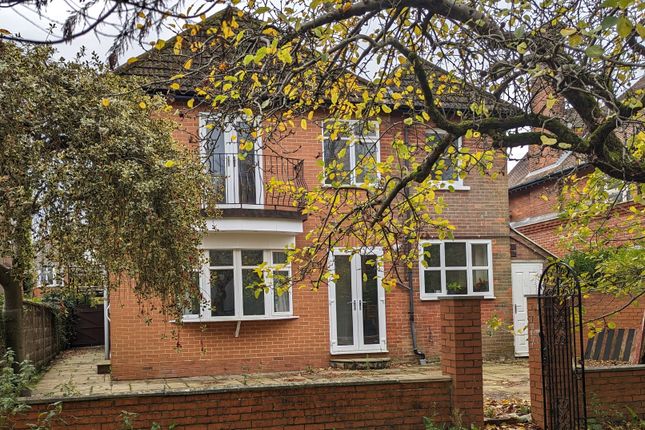 5 bed semi-detached house