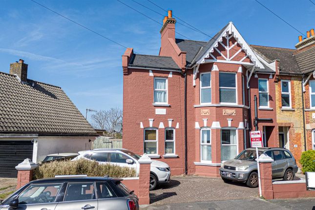5 bedroom semi-detached house for sale