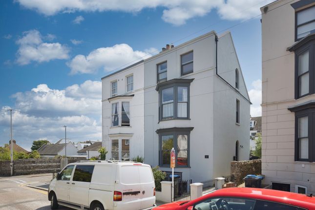 5 bedroom semi-detached house for sale